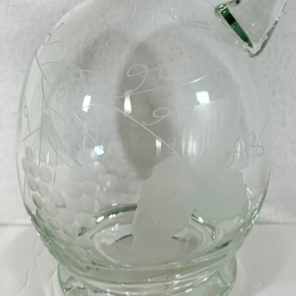 Vintage Crystal Glass Etched Wine Decanter Grape Vine and Leaves 11" Hand Blown - Picture 2 of 8